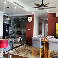 Cho Thuê 4 Phòng Ngủ 3 Vệ Sinh 200M2 Tại Vinhomes Central Park, 125 Triệu, View Đẹp