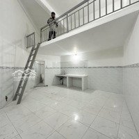 Khai Trương Duplex Gác Cao 2M, Thoáng Có Ban Công, 40M2 Gần Metro Ngã Tư Thủ Đức, Cách Ufm, Fpt 5P