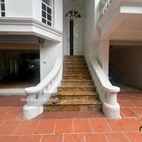 Bán Gấp Biệt Thự Đặng Thai Mai, 53,5 Tỷ, 300M2, 4 Phòng Ngủ 5 Vệ Sinh Nhiều Tiện Ích