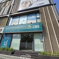 Chính Chủ Bán Gấp Shophouse Vinhomes Skylake,Diện Tích265M2 Đang Cho Thuê 200 Triệu/Tháng. Liên Hệ: 0974877205