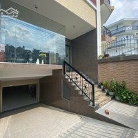Cho Thuê Mặt Bằng Tầng Trệt Mặt Tiền Đường Phạm Hùng. Dt:5X20M. Giá Thuê:10 Triệu/Tháng. 0969980163