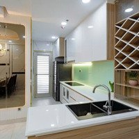 Siêu Phẩm! Cho Thuê Căn Hộ 2 Pn Midtown Phú Mỹ Hưng, 82 M2, Nt Vip, Ô Xe Hầm, 28 Tr. Lh- 0907992676