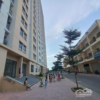Cho Thuê Căn Hộ 1 Phòng Ngủ Nhà Trống Giá 3. 4 Triệu/Th
Có Sẵn Máy Giặt Và Tủ Lạnh Giá 3. 6 Triệu/Th.(Cọc 1 Tháng).