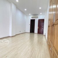 Cho Thuê Văn Phòng Tầng 4: 40M2, Sàn Trống Tiện Setup, Có Ban Công View Đẹp, Thoáng - Vạn Phúc City