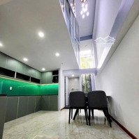 Bán Nhà Mới 6,8 Tỷ 6,8 M 2 . Hiệp Bình Phước Thủ Đức 5 Tầng 4 Phòng Ngủ Xe Hơi Vào Nhà .