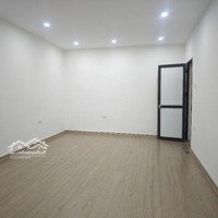 Bán Nhà Tập Thể Nghĩa Tân, View Hồ, Ở Ngay Đón Tết, 50M2, Giá Chỉ 2.39 Tỷ