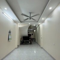 Bán nhà 3 tầng -TDP Dinh Đống Đa- Vĩnh Yên- giá 2,3 tỷ trung tâm phố Cổ Vĩnh Yên