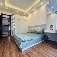 Nhà Thuỵ Khuê - 30M2 - 5,X Tỷ -Mặt Tiền3,4M
Nhaf Đẹp Ở Luôn Ở Đón Tết Luôn Được