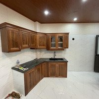 Bán Nhà Riêng Chính Chủ 30 M2 3 Tầng 3 Ngủ Tại Phố Bồ Đề Long Biên, Tặng Nội Thất