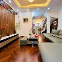 TRUNG TÂM CẦU GIẤY - OTO - LÔ GÓC - 7 TẦNG THANG MÁY - DT 73M2 - GIÁ 26.8 TỶ