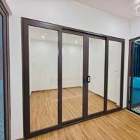 TÔN ĐỨC THẮNG, BA ĐÌNH. 60M2 5 TẦNG GIÁ 9.3 TỶ- VÀI BƯỚC RA PHỐ-NHÀ ĐẸP - KHÔNG QUY HOẠCH.