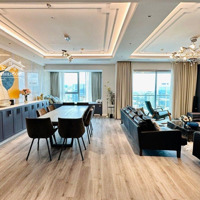 Cho Thuê 4 Phòng Ngủ Vincome Center Đồng Khởi Đầy Đủ Nội Thất View Sông Sài Gòn