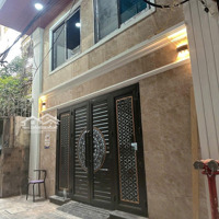 Chính Chủ Cho Thuê Căn Hộ Cao Cấp, 2 Giường, Full Đồ, Giá 4.X Tr, 236 Khương Đình