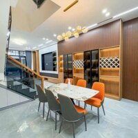 Siêu phẩm nhà đẹp mặt tiền gần biển Sơn Trà, TP. Đà Nẵng