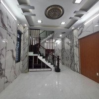 Cần Cho Thuê Nhà 3 Lầu Đường Thành Thái, Q.10