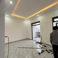 GIẢM 100TR...NHÀ NGỘP SHR GẦN TRẠM THU PHÍ BỬU LONG