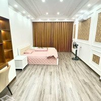 Hiếm! Bán Nhà Riêng Tại Việt Hưng, 45M2, Lô Góc Thoáng, 10M Ra Oto, Ở Sướng