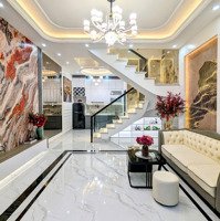 Nhà Đẹp Phố Hai Bà Trưng - Sân Cổng Độc Lập - Ngõ Nông - 3,1 Tỷ