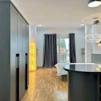 Cho Thuê Căn Hộ Mới Ban Công Có Thể Làm Airbnb Và Kinh Doanh Đầy Đủ Nội Thất Giá Rẻ Tháng 1/2025