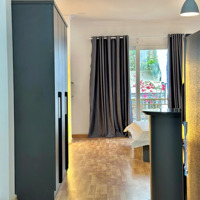 Cho Thuê Căn Hộ Mới Ban Công Có Thể Làm Airbnb Và Kinh Doanh Đầy Đủ Nội Thất Giá Rẻ Tháng 1/2025