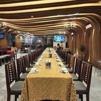 Cho Thuê Nhà Hàng 2 Mặt Tiền Khu Hải Châu , Diện Tích 900M2 , Đậu Oto Thoải Mái , Gọi Văn Phú