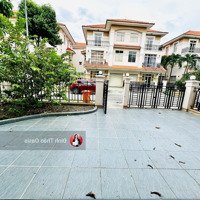 Bán Biệt Thự Ngang 10X18,5M, Nằm Trong Khu An Ninh Cao Cấp Ngay Trung Tâm Thành Phố Thuận An, Bd