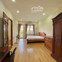 Cho Thuê Căn Hộ 70M2 Ở 135 Đội Cấn, Trung Tâm Ba Đình - View Hồ Đầm Tròn Rất Chill