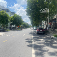 Bán Gấp Căn Shophouse Xẻ Khe 157,5M2 View Khách Sạn 45Tầng Vị Trí Siêu Đẹp Giá Hợp Lý Liên Hệ: 0902909394