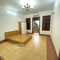 Bnb 76 Cho Thuê Phòng Trọ Đẹp, Ban Công Rộng Tại Cự Lộc, 3,6 Triệu, 25M2.