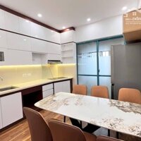 Cần bán gấp căn hộ chung cư cao cấp Mỹ ĐÌnh 100m2, 3N, tặng nội thất, view đẹp.