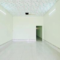 Nhà mặt tiền bờ kè cầu Hưng Lợi