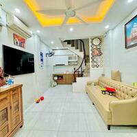 Cho Thuê Nhà riêng ngõ 255 Lĩnh Nam, Hoàng Mai 25m x 5T giá 9.5tr, nhà đẹp, full đồ