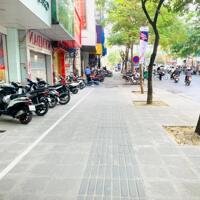Bán mặt phố Nguyễn Thái Học vị trí tuyệt đẹp, 220m2 mặt tiền 7m, giá bán 112 tỷ
