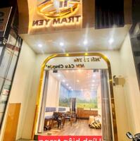 Nhà 2 lầu mặt tiền gần bến Ninh Kiều kinh doanh tự do