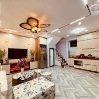Nhà Đẹp Ngõ Ô TÔ Tải Mai Động 36m, 4 tầng, mt 6.5m, giá 7.5 tỷ.