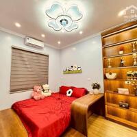 Nhà Đẹp Ngõ Ô TÔ Tải Mai Động 36m, 4 tầng, mt 6.5m, giá 7.5 tỷ.