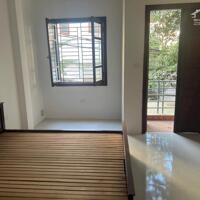 Cho thuê nhà MP Nguyễn Văn Trỗi làm Spa, Cafe, KD online, Showroom, 46m2, 5 tầng, 28tr