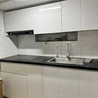 Cho thuê căn hộ Tầng 2 Tập thể  Phố Hàng Quạt 60m2, 2 ngủ,  Full đồ, 9 Triệu/tháng.