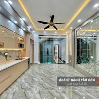 80m2 nhà 5 tầng xây mới độc lập có thang máy tại 193 Văn Cao
