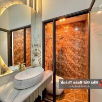 80m2 nhà 5 tầng xây mới độc lập có thang máy tại 193 Văn Cao