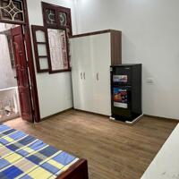 Cho thuê CCMN phòng khép kín, nhà mới xây đảm bảo PCCC, có lối thoát hiểm, cửa sổ, ban công thoáng, số 16C ngõ 85 phố Xuân Thuỷ.