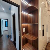 Bán nhà P/Lô phố Vương Thừa Vũ thoáng trước sau, Dt 40m2, 5t, mt 4m.