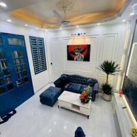 Hơn 5 tỷ sẵn nhà 5 tầng mới đẹp ở luôn ngay tại Cầu Giấy, phố Dương Quảng Hàm
