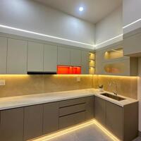 Nhà lầu mới gần Cầu Đầu Sấu và bệnh viện Da liễu