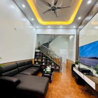 Bán nhà hàng xóm Royal city, Cự Lộc Thanh Xuân. Dt36,5m x 5 tầng. Giá 5.65 tỷ. 2 mặt thoáng trước sau.
