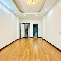 Bán gấp nhà riêng ở phố Ngũ Nhạc, quận Hoàng Mai ô tô đỗ cửa, hạ giá rẻ