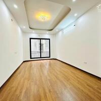 Bán gấp nhà riêng ở phố Ngũ Nhạc, quận Hoàng Mai ô tô đỗ cửa, hạ giá rẻ