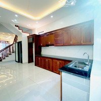 Nhà Diện Tích Lớn, Ô Tô Tải Vào Tận Nhà