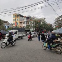 Mặt Trục Xã Kinh Doanh Tốt, Dân Sầm Uất 2 Ô Tô Tránh Nhau