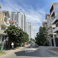 Cho Thuê Căn Biệt Thự Đ.số Kdc Himlam Quận 7 Nhà Có Tm, Cao Cấp, Tkvp Giá: 75 Triệu Liên Hệ: 0908935765